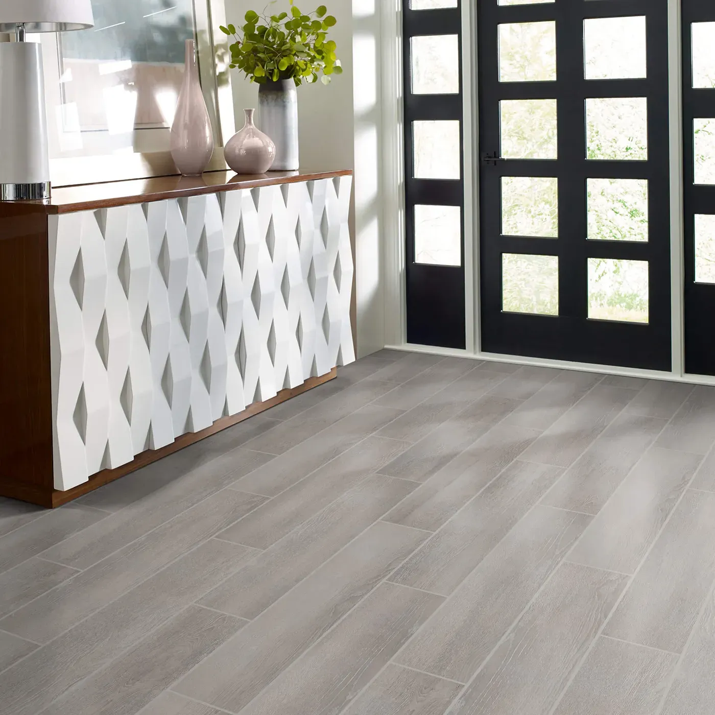 9U521_00500_ROOM Tile with a light gray wood look, in an entryway | Frazee Carpet & Flooring